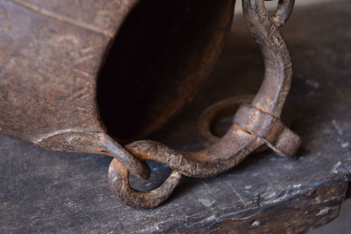 持ち手部分もすべて鉄製,アンティーク,鉄器,釣瓶,装飾,インド,ディスプレイ,コレクション,古道具,