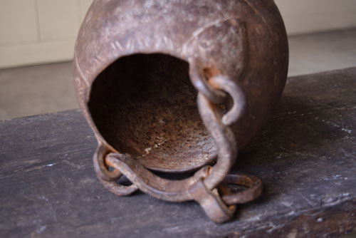 内側,アンティーク,鉄器,釣瓶,装飾,インド,ディスプレイ,コレクション,古道具,